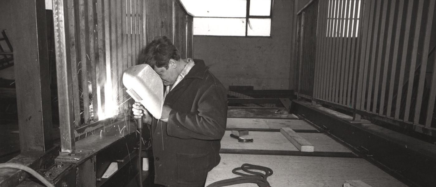 An engineering workshop, illustrating a manufacturer's website